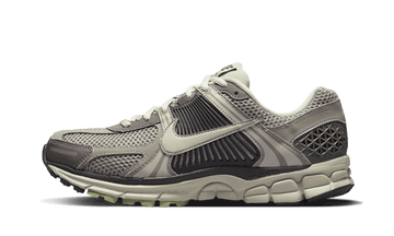 Nike Unisex Sneakers Zoom Vomero 5 Cobblestone